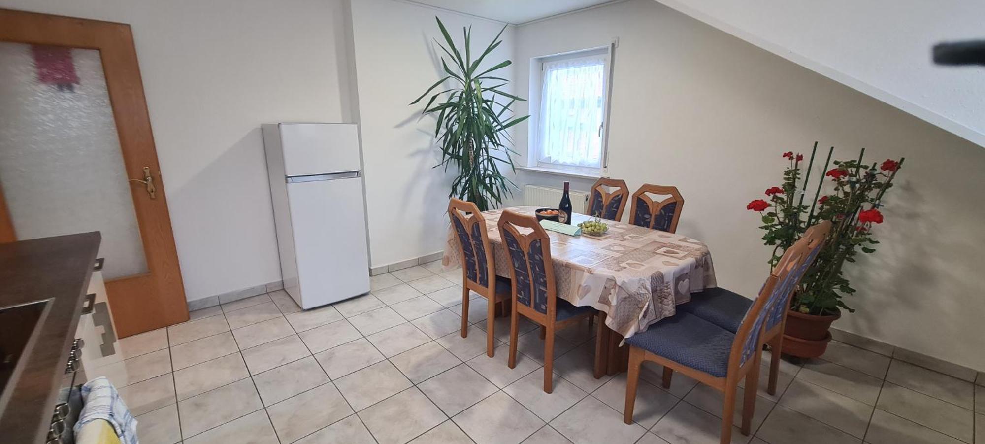 Gemuetliche 120 Qm Ferienwohnung Mit Balkon Adelsdorf Zewnętrze zdjęcie