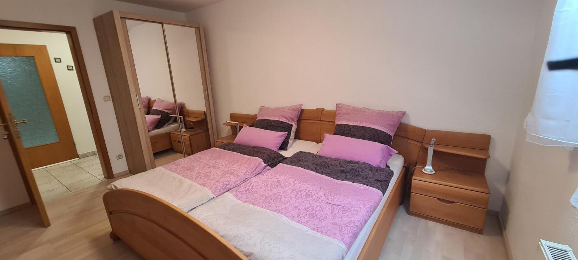 Gemuetliche 120 Qm Ferienwohnung Mit Balkon Adelsdorf Zewnętrze zdjęcie